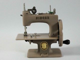 Singer Sewhandy Model 20 Sewing Machine