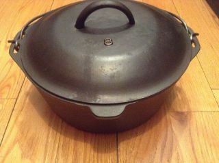 Vintage Lodge No.  8 Cast Iron Raised Letter Marked Dutch Oven W/lid - Early