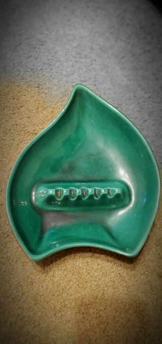 Vintage Green Leaf Ceramic Ashtray Triangular California Pottery 7002 USA 4