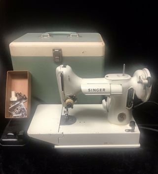 Singer Featherweight 221 K Portable White Sewing Machine With Green Case 1975