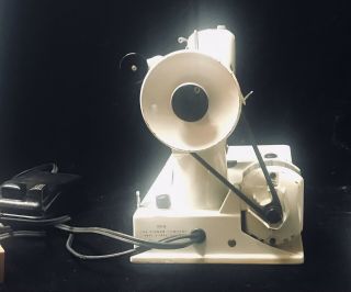 SINGER FEATHERWEIGHT 221 K PORTABLE WHITE SEWING MACHINE WITH GREEN CASE 1975 3
