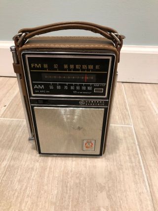 Ge Portable Radio Am/fm Transistor Vntg.  General Electric Model P977a