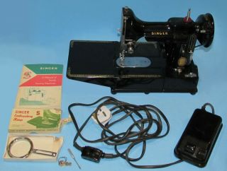Singer 222k Featherweight Sewing Machine Arm W/case Embroidery Hoop Acces