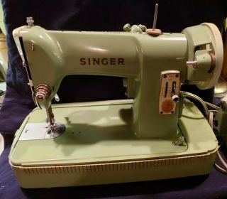 Vintage Singer Portable Sewing Machine Green Canada 185J w/Asst.  Accessories 7