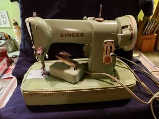 Vintage Singer Portable Sewing Machine Green Canada 185J w/Asst.  Accessories 8
