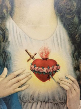 RARE VINTAGE FRAMED PICTURE OF MARY SACRED HEART OVAL FRAMED OF Mary 23X17 6