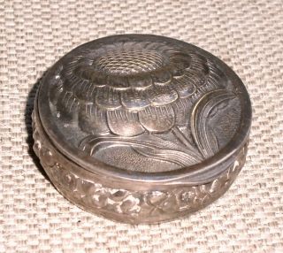 Vintage Bas Relief Sunflower Pill Box Silver Plated Round Trinket Box 304f