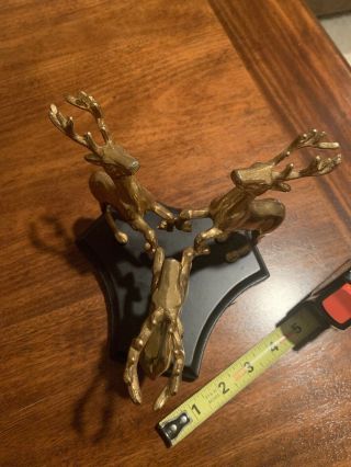 VINTAGE DECORATIVE CRAFTS INC.  BRASS REINDEER ON LACQUERED WOOD With Glass Ball 8