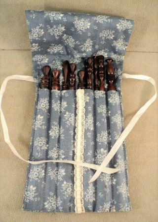 Vtg Set Of 10 Handturned Rosewood Crochet Hooks In Fabric Storage Case - Estate
