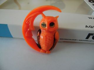 Vintage Halloween Hard Plastic Pin Owl In Man In The Crescent Moon Orange