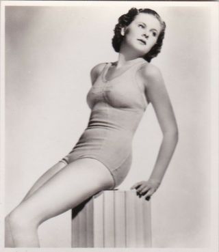Carmen Allen - Ardath Hollywood Movie Star Pin - Up/cheesecake 1938 Cig Card