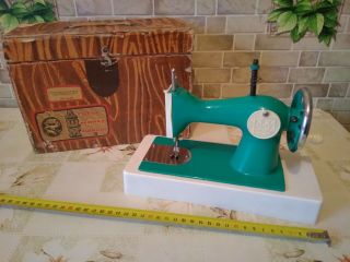 Vintage Sewing Machine Needles Children 