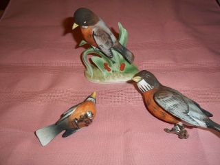 Vintage Lefton Porcelain Red Robin Figurine & 2 Robin Bird Clip On Ornaments