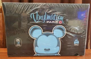 Disney Vinylmation Park 3 Factory Case W/chaser Nib