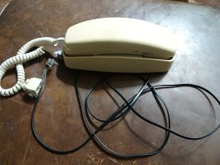 Vintage At&t Trimline 210 Wall / Desk Pushbutton Telephone Cream Color