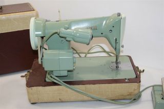 Vintage 185J Singer Sewing Machine Green With Case 6