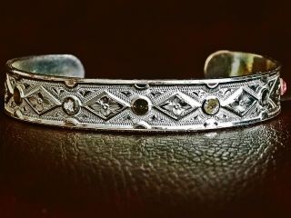 A Montana Silversmiths Bracelet 2 - 1/2 " X 2 " X 1/2 " Very Good W/ Exception