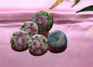 5 Vintage HAND PAINTED CHINA porcelain BUTTONS - all with flowers (51) 3