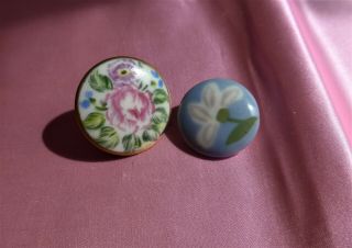 5 Vintage HAND PAINTED CHINA porcelain BUTTONS - all with flowers (51) 7