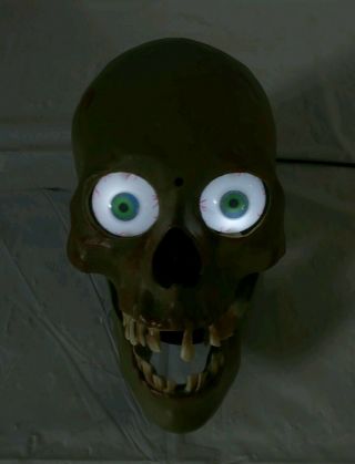 Gemmy Skull Animated,  Light,  Sounds Sensor Activated Battery Halloween Prop Vtg