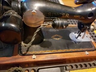 Vintage 1954 Singer Electric Sewing Machine Model 15 - 91 - Good 2