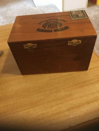 Vintage Arturo Fuente Flor Fina 8 - 5 - 8 Wood Cigar Box 6 3/4” x 4 1/2” x 4 1/4” 4