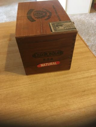 Vintage Arturo Fuente Flor Fina 8 - 5 - 8 Wood Cigar Box 6 3/4” x 4 1/2” x 4 1/4” 5
