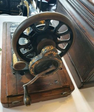 Vintage/antique 1895 Singer hand crank sewing machine cased 12497763 no prefix 5