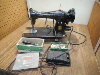L4511 - Vintage Singer 15 - 91 Heavy Duty Sewing Machine