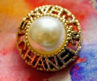 Chanel Buttons 24 Mm 0,  8 Inch Gold Toned Metal White Pearl