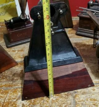 Victor Victrola Speaker Horn Cast iron Wood Metal Antique Vintage 2