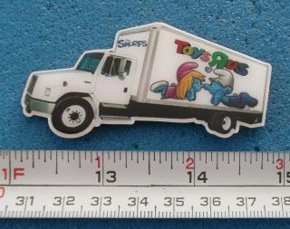 Toys R Us The Smurfs Schtroumpfs Truck Van Camion Pin C084