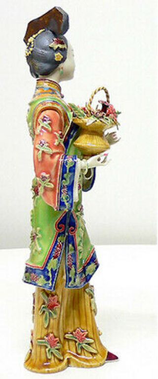 Traditional Chinese Lady - Shiwan Chinese Ceramic Lady Figurine 2