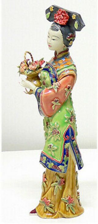 Traditional Chinese Lady - Shiwan Chinese Ceramic Lady Figurine 3