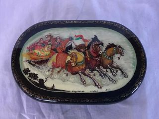 Vintage Hand - painted Russian Lacquer Box Signed by Artist 4