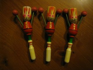 6 VINTAGE NOISE MAKER WHISTLE CLACKER TOY WOODEN DOLLS & CATS JAPAN MADE 2