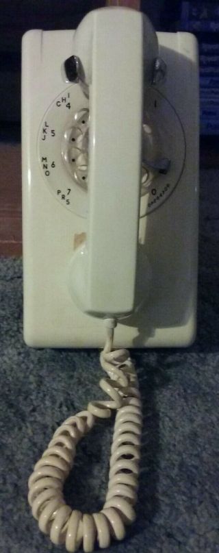 Vintage 1978 White Wallhung Rotary Phone Stromberg - Carlson