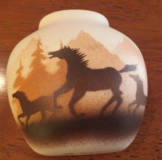 Cedar Mesa Native American Handmade and Painted Pottery Wild Horses Bud Vase 4