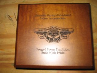 Harley - Davidson 95th Anniversary Limited Edition Belt Buckle In Wooden Box