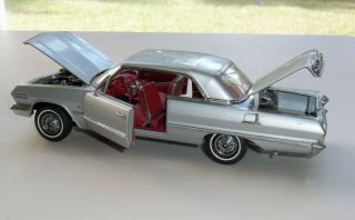 1963 Chevrolet Impala Silver Franklin Precision Model 1:24 Car Collectible