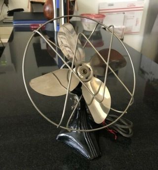 Small Vintage Kwikway Co.  St Louis Mo.  Zip Electric Table Fan.