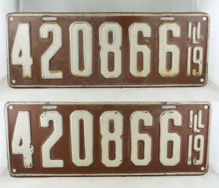 1919 Illinois Passenger License Plate Pair -