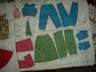 2 Vtg Barbie CUT N SEW FABRIC PANELS PATTERNS 10 PC OF MADE CLOTHES 60S 8