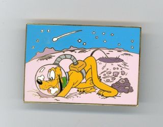 Disney Astronaut Pluto Trying To Bury Dog Bone In Space Le 100 Pin