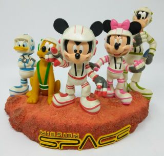 Disney Parks Epcot Mission Space Mickey & Friends Figurine/goofy Is A Bobblehead