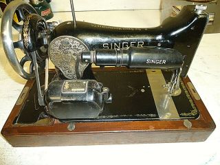 Antique Electric Singer Sewing Machine Ae689302 Class Model 128 W/ Woodcase