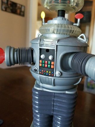 Vtg 1997 Trendmasters Toy B9 Robot 10 " Lost In Space Action Figure