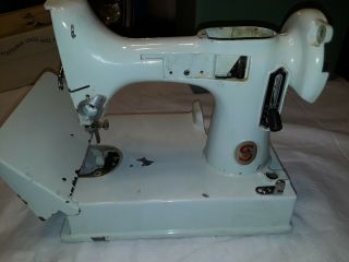 Vtg White Singer 221k Featherweight Sewing Machine Hull Body Frame Parts/restore