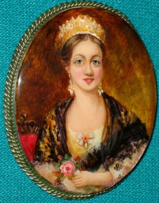 Wonderful " Queen Victoria " Russian Hand Painted Miniature Fedoskino Mop Brooch