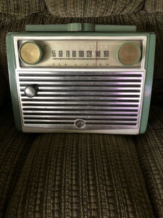 Vintage Rca Victor Globe Trotter Radio Good